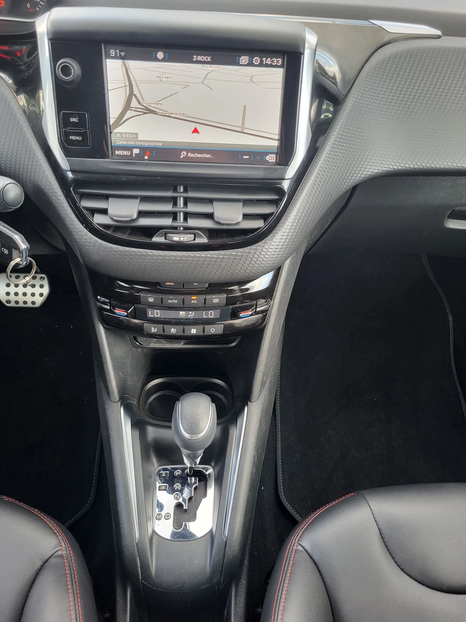 Peugeot 208 GT-Line / 32 000 км. / TOP, снимка 13 - Автомобили и джипове - 54681651