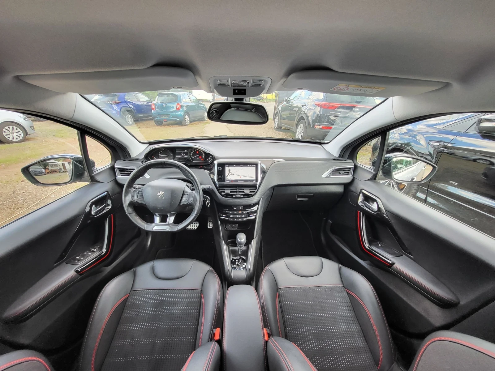Peugeot 208 GT-Line / 32 000 км. / TOP, снимка 11 - Автомобили и джипове - 54681651