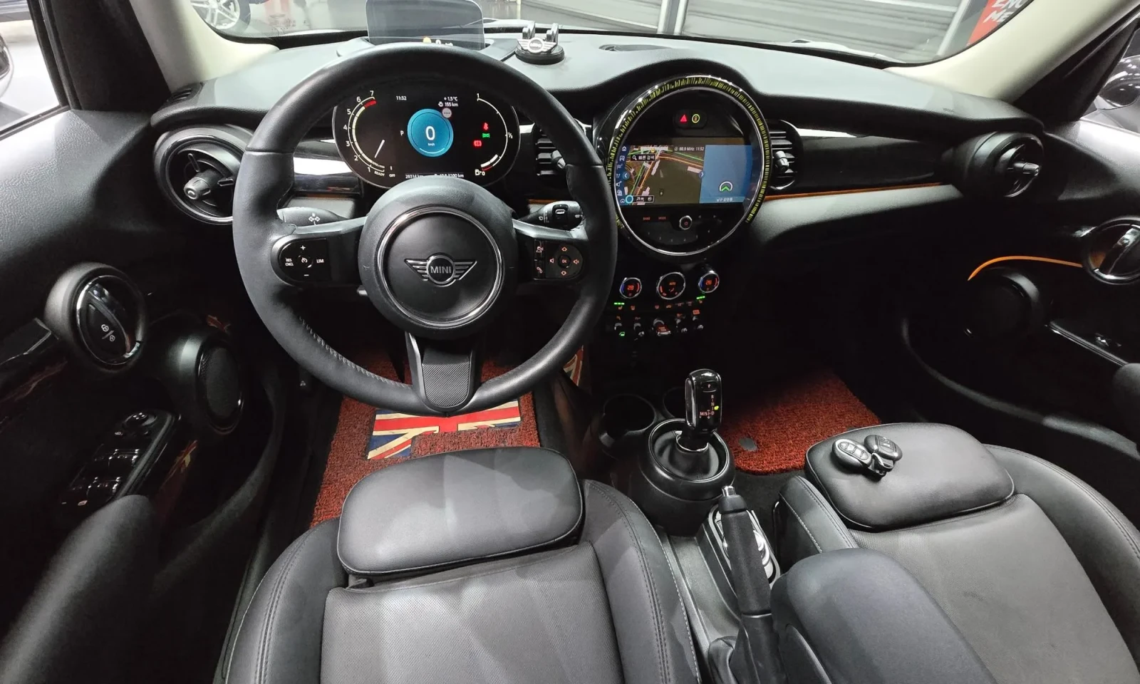 Mini Cooper HEAD-UP * LED * NAVI * КАМЕРА * KEYLESS * CARPLAY , снимка 9 - Автомобили и джипове - 54804664