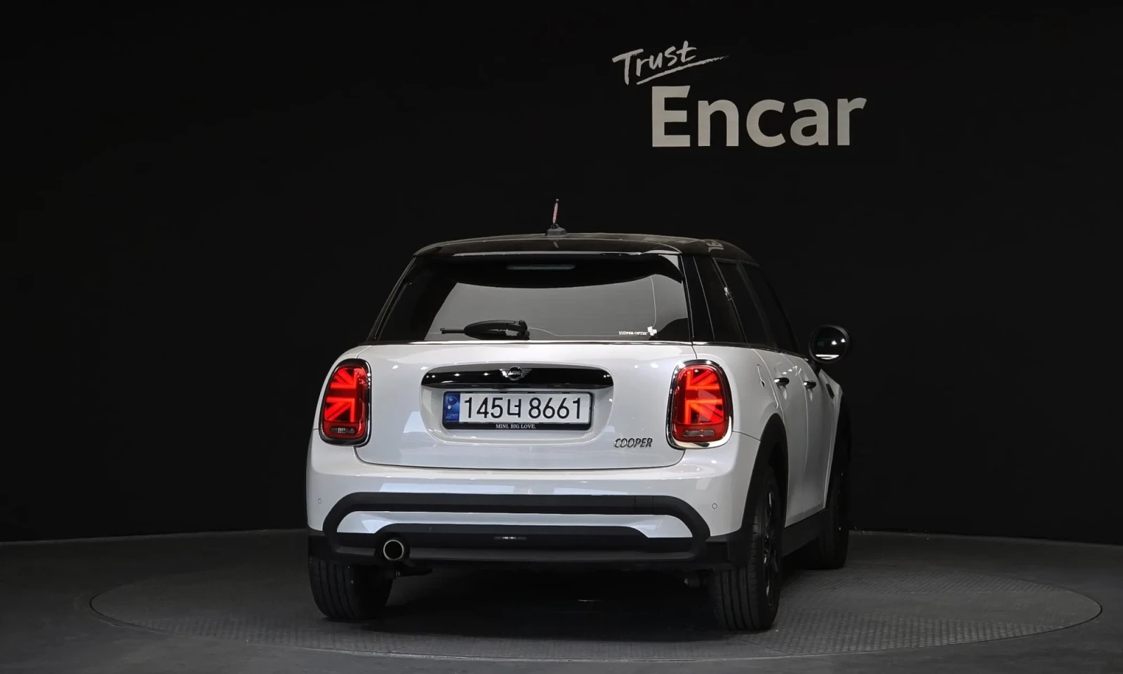 Mini Cooper HEAD-UP * LED * NAVI * КАМЕРА * KEYLESS * CARPLAY , снимка 15 - Автомобили и джипове - 54804664