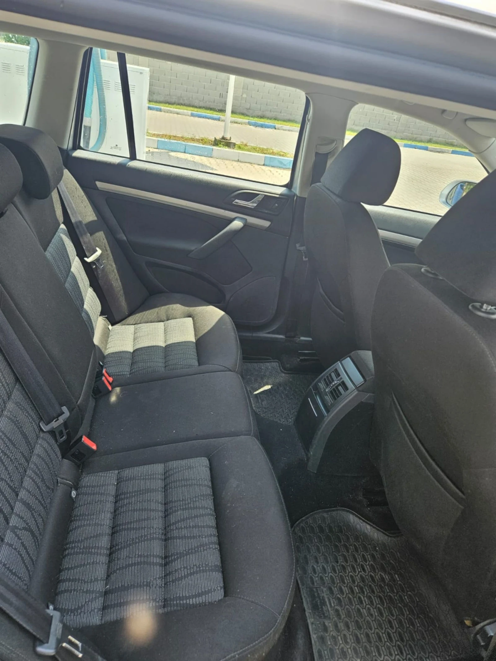 Skoda Octavia 2.0 tdi, снимка 8 - Автомобили и джипове - 54850011