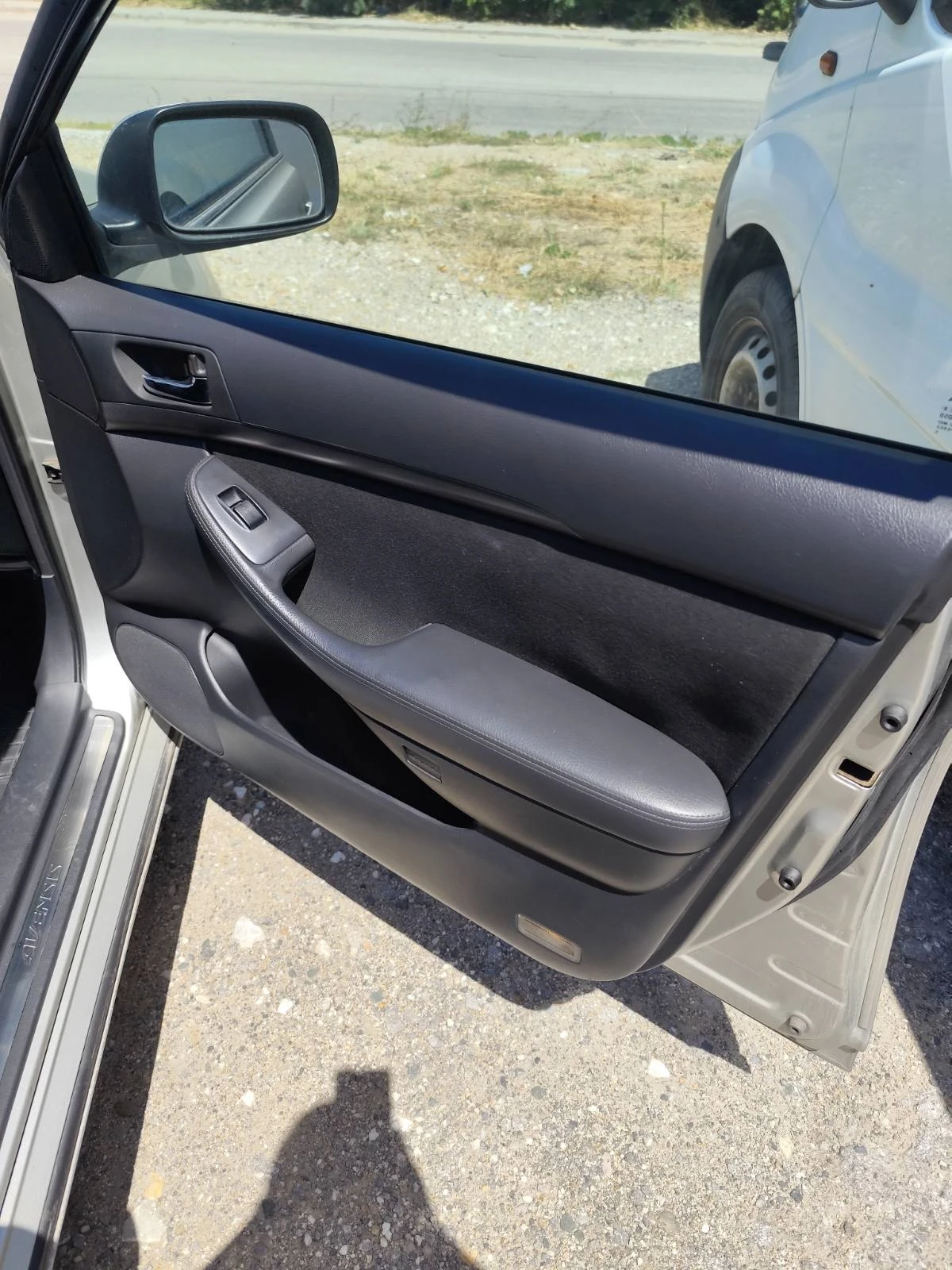 Toyota Avensis D4D, снимка 8 - Автомобили и джипове - 55840969