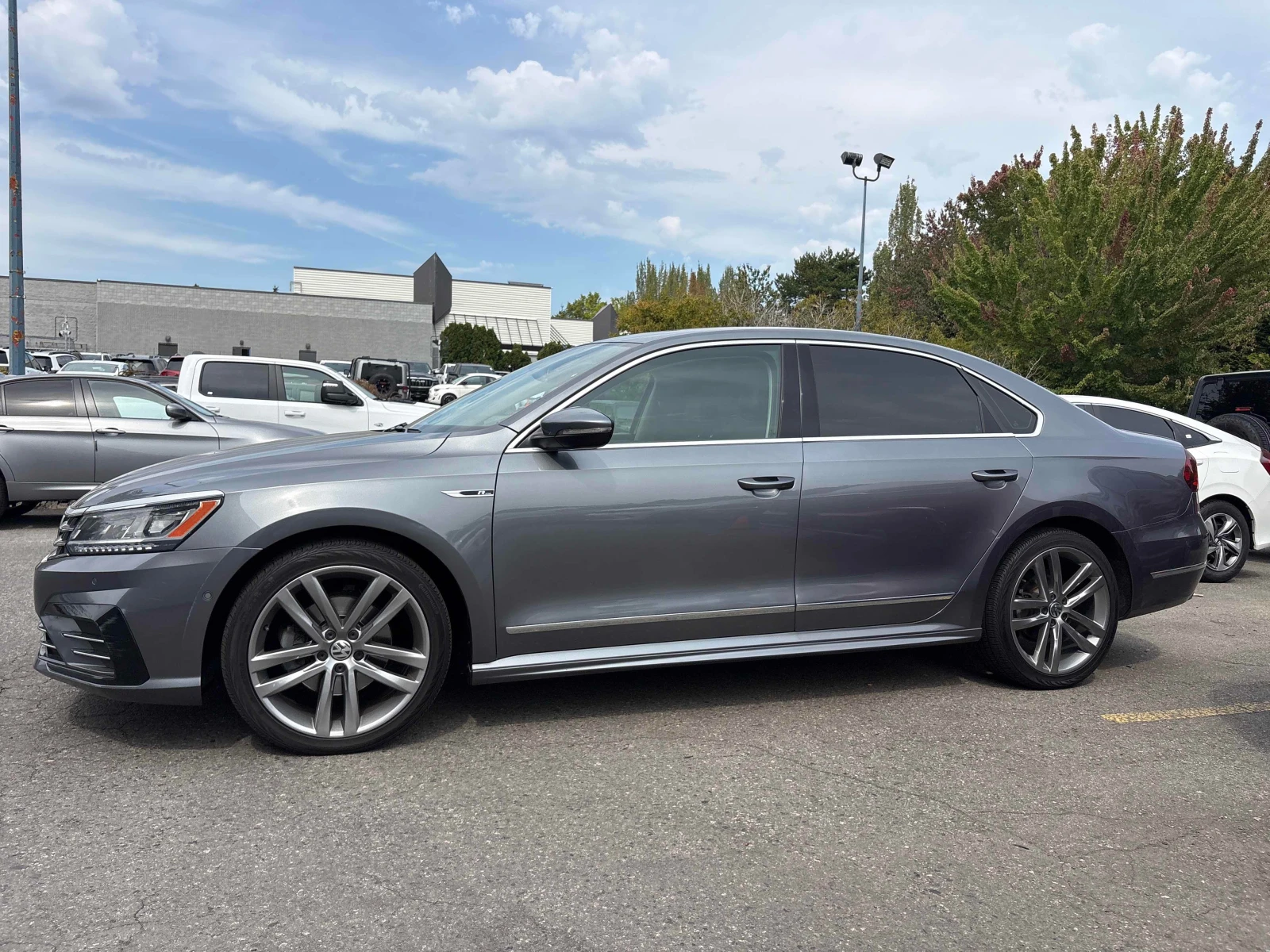VW Passat * Highline * CARFAX * БЕЗ ПЪРВОНАЧАЛНА ВНОСКА, снимка 2 - Автомобили и джипове - 55884052