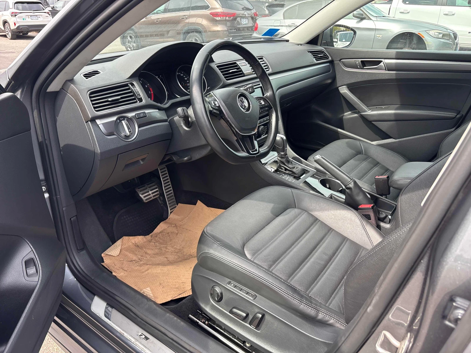 VW Passat * Highline * CARFAX * БЕЗ ПЪРВОНАЧАЛНА ВНОСКА, снимка 5 - Автомобили и джипове - 55884052
