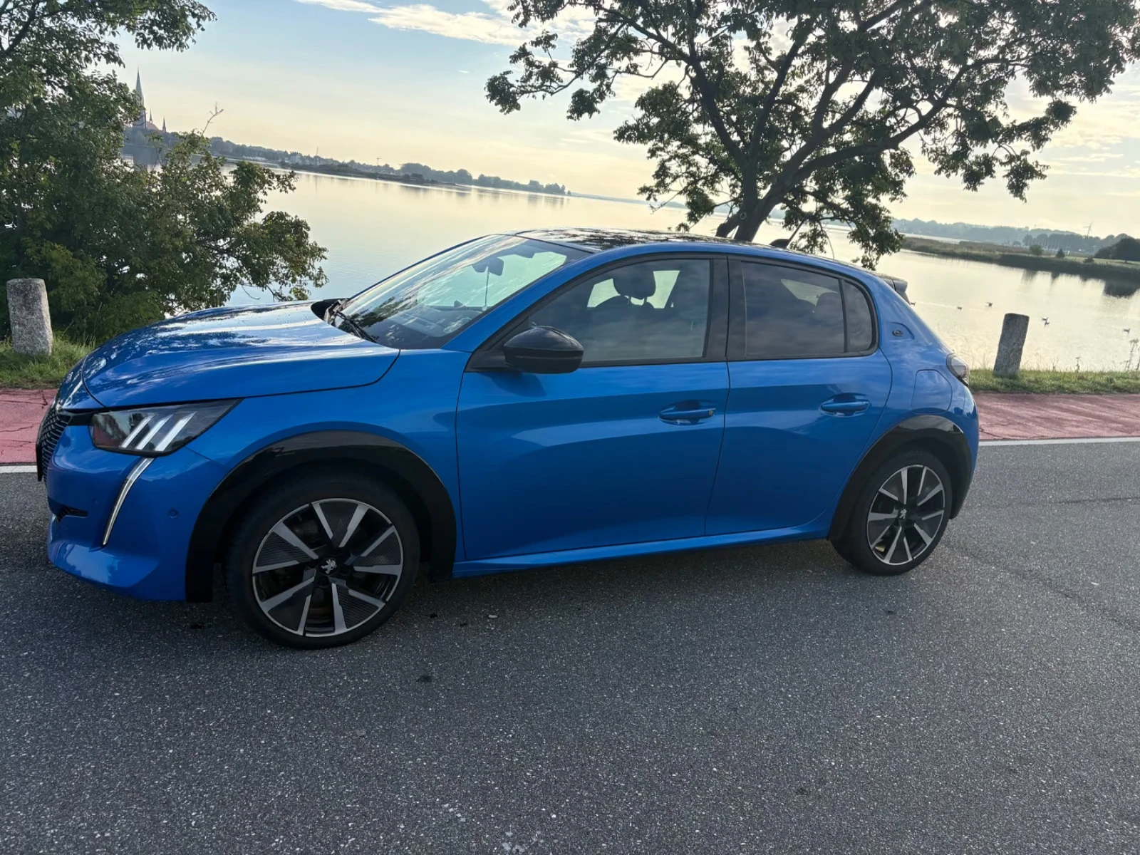 Peugeot 208 GT, снимка 4 - Автомобили и джипове - 55904408