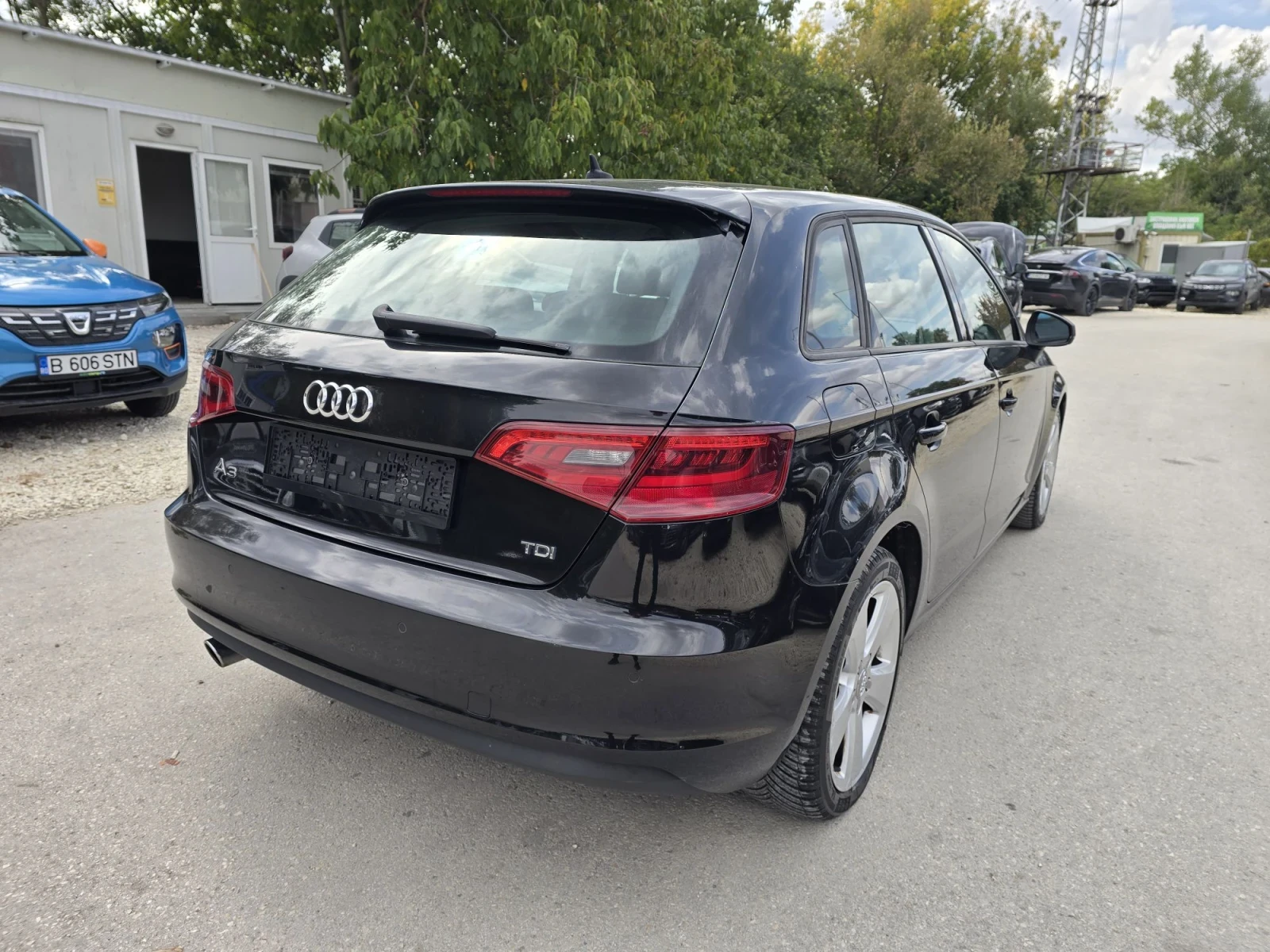 Audi A3 1.6TDI 105к.с DSG, снимка 4 - Автомобили и джипове - 56272097