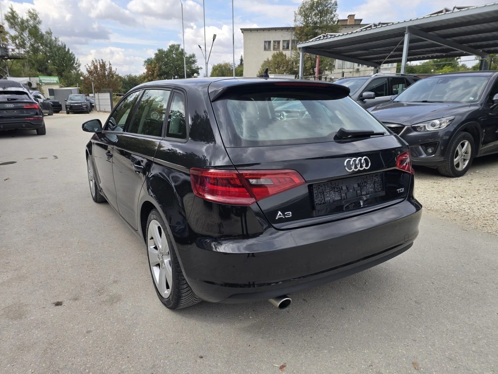 Audi A3 1.6TDI 105к.с DSG, снимка 3 - Автомобили и джипове - 56272097