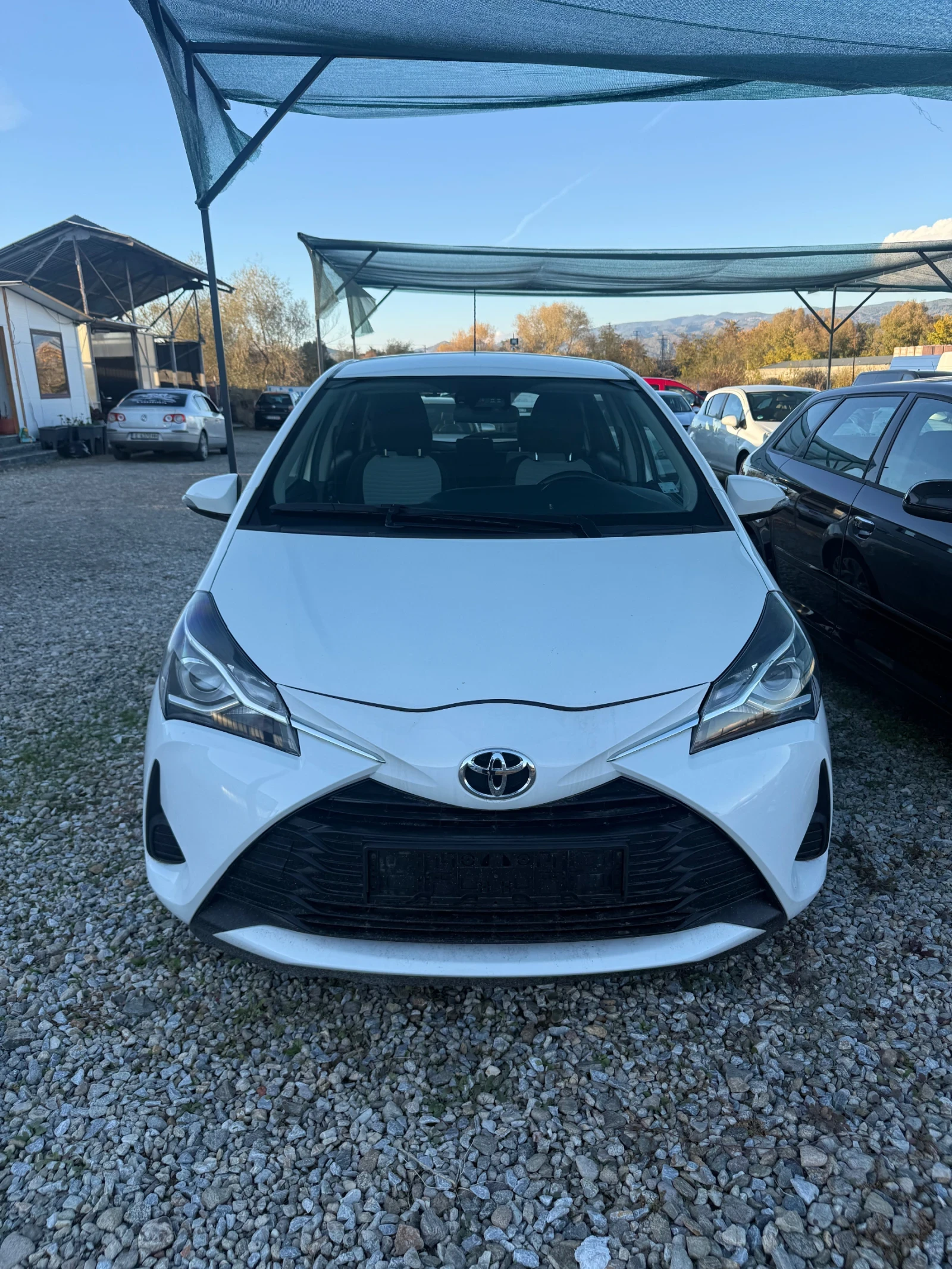 Toyota Yaris 1.5VVT* Автомат* ЛИЗИНГ, снимка 2 - Автомобили и джипове - 56692223