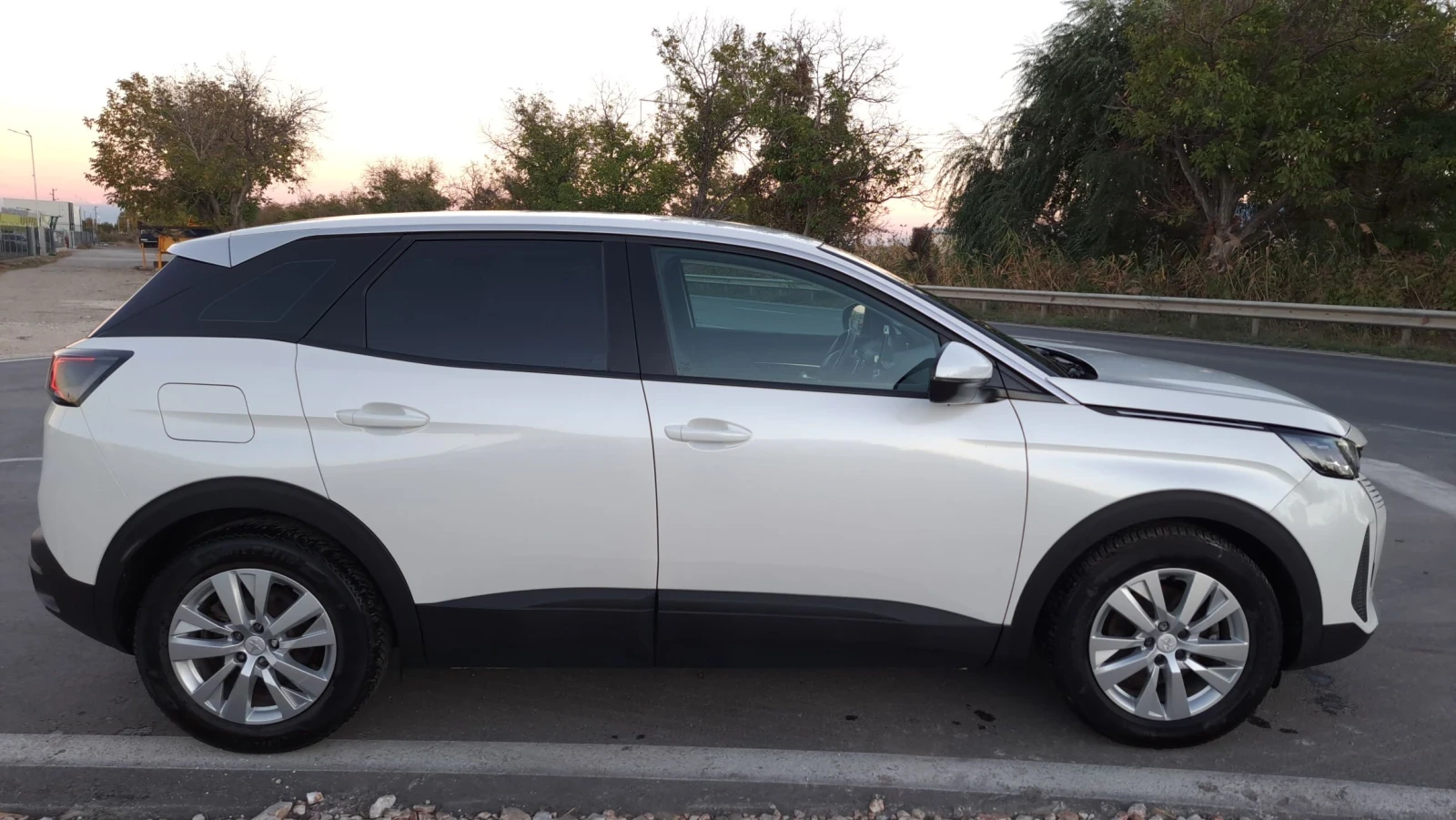 Peugeot 3008 1.5 BLUEHDI, снимка 7 - Автомобили и джипове - 56632952