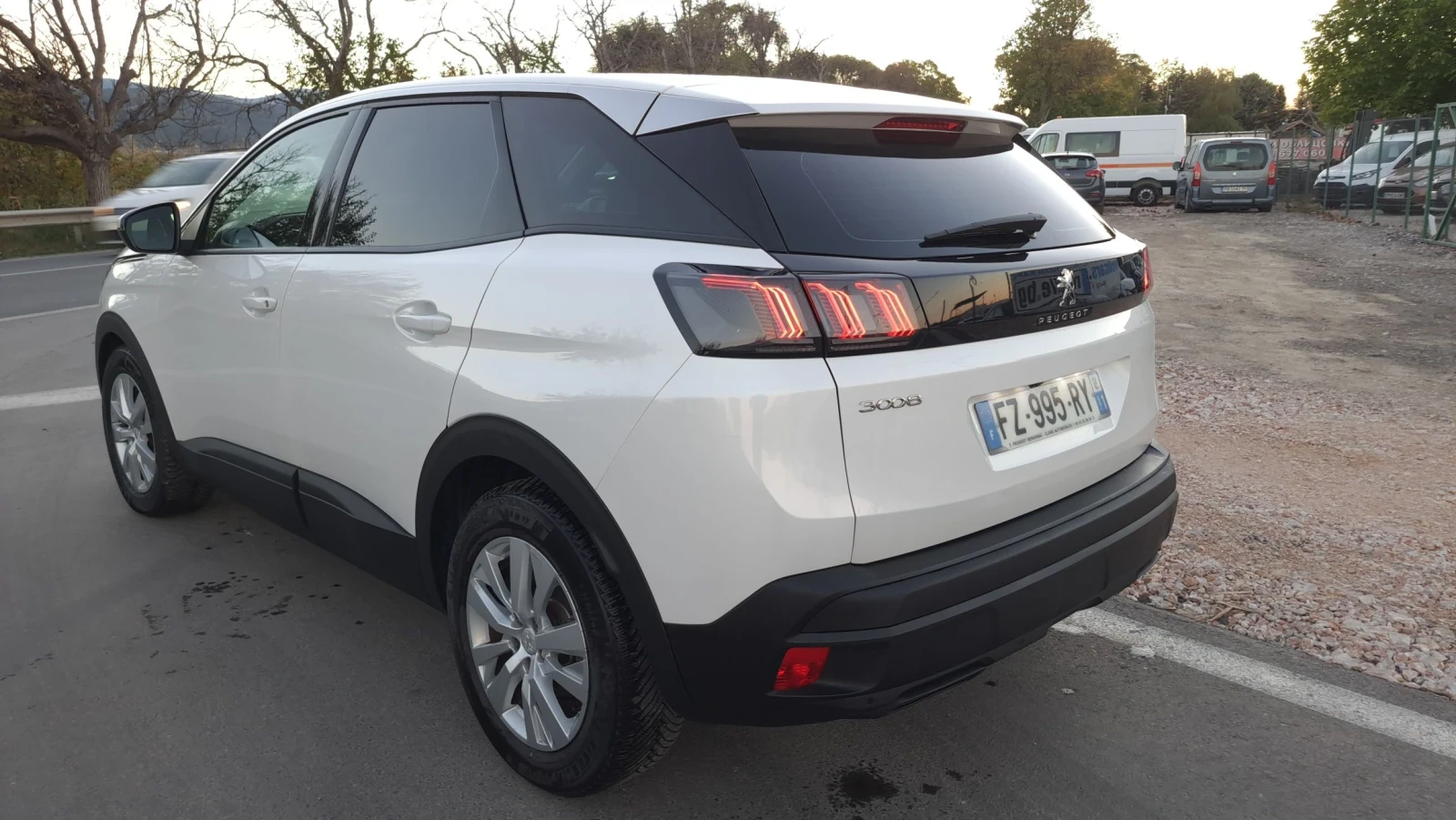 Peugeot 3008 1.5 BLUEHDI, снимка 4 - Автомобили и джипове - 56632952