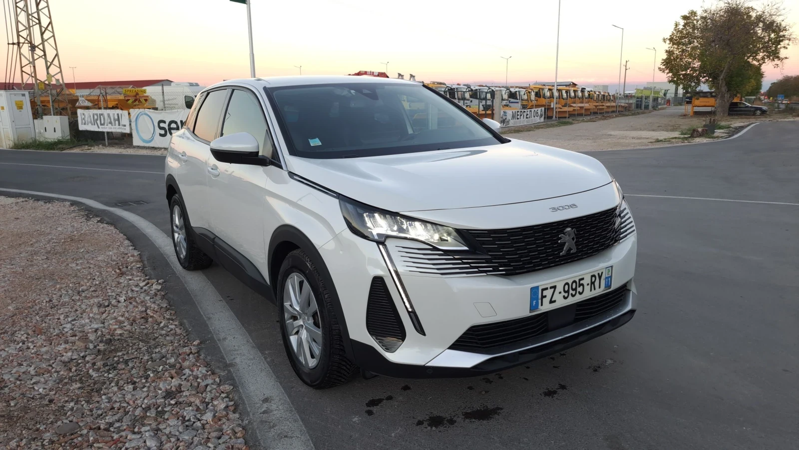Peugeot 3008 1.5 BLUEHDI, снимка 8 - Автомобили и джипове - 56632952