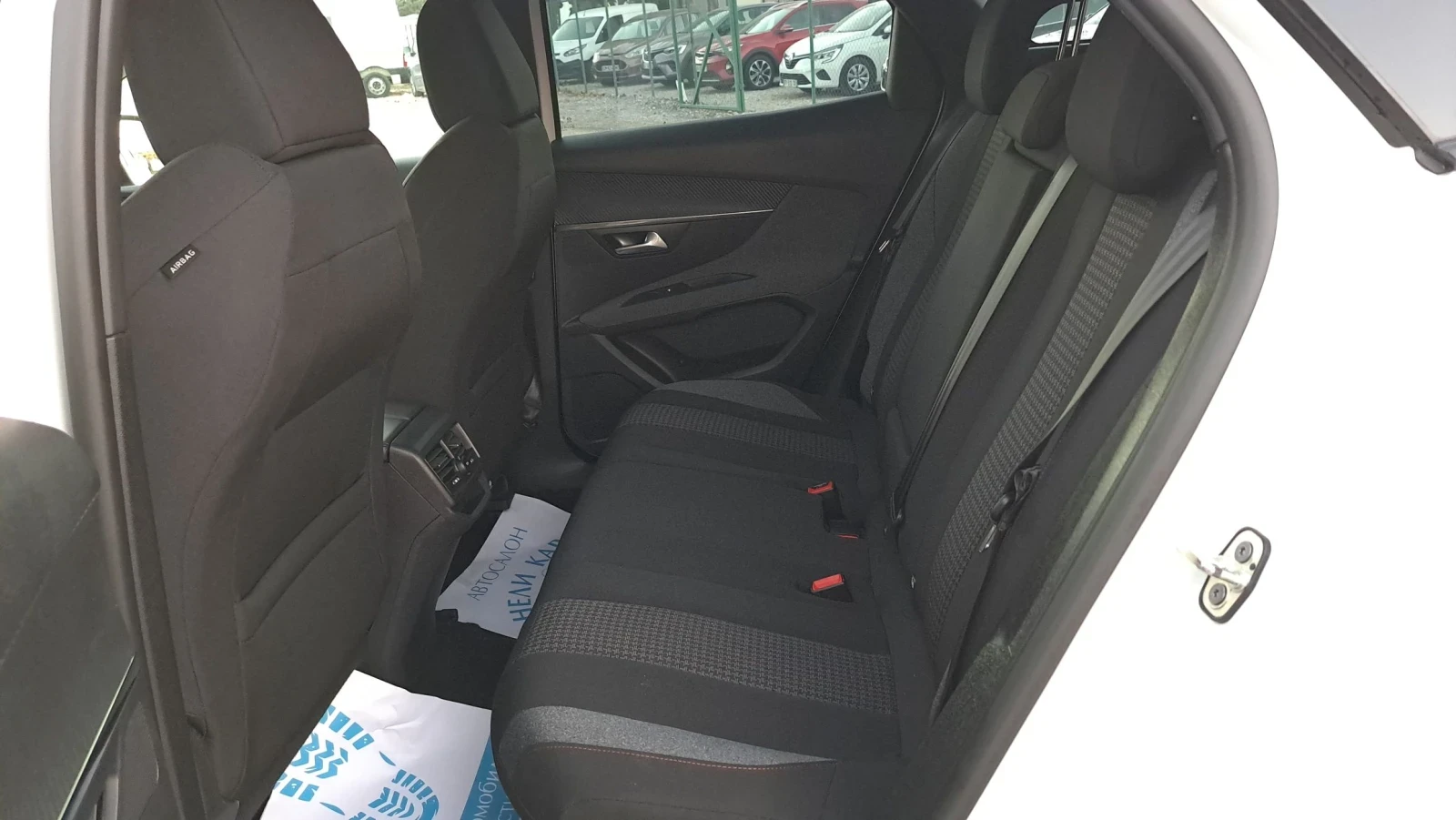 Peugeot 3008 1.5 BLUEHDI, снимка 13 - Автомобили и джипове - 56632952