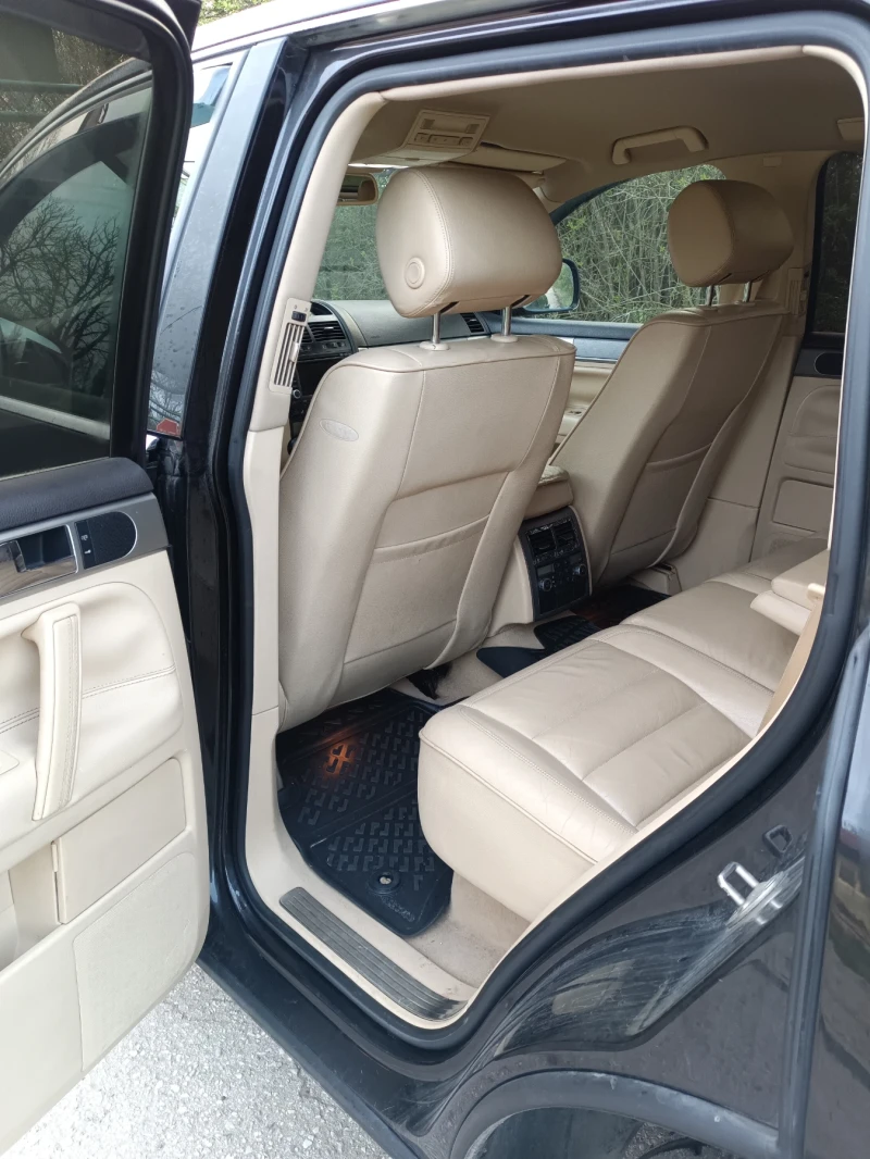 VW Touareg, снимка 2 - Автомобили и джипове - 52697168