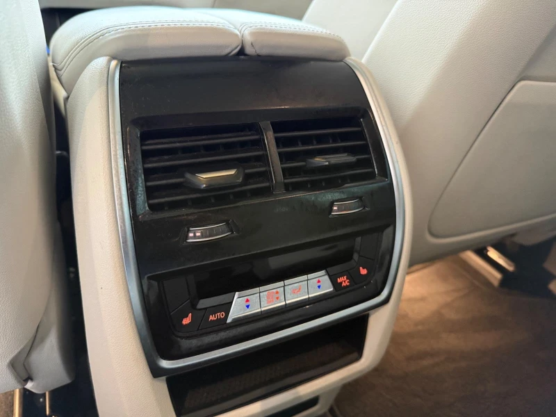 BMW X7 40d/xDrive/FACELIFT/M-SPORT PRO/SHADOW/ICONIC GLOW, снимка 14 - Автомобили и джипове - 52452728