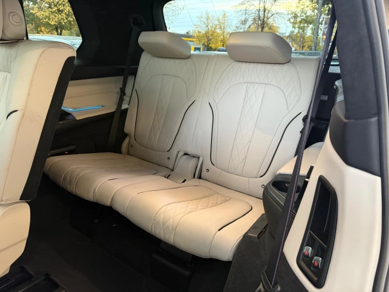 BMW X7 40d/xDrive/FACELIFT/M-SPORT PRO/SHADOW/ICONIC GLOW, снимка 15 - Автомобили и джипове - 52452728