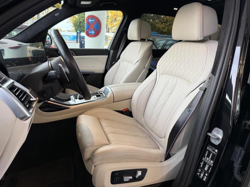 BMW X7 40d/xDrive/FACELIFT/M-SPORT PRO/SHADOW/ICONIC GLOW, снимка 7 - Автомобили и джипове - 52452728
