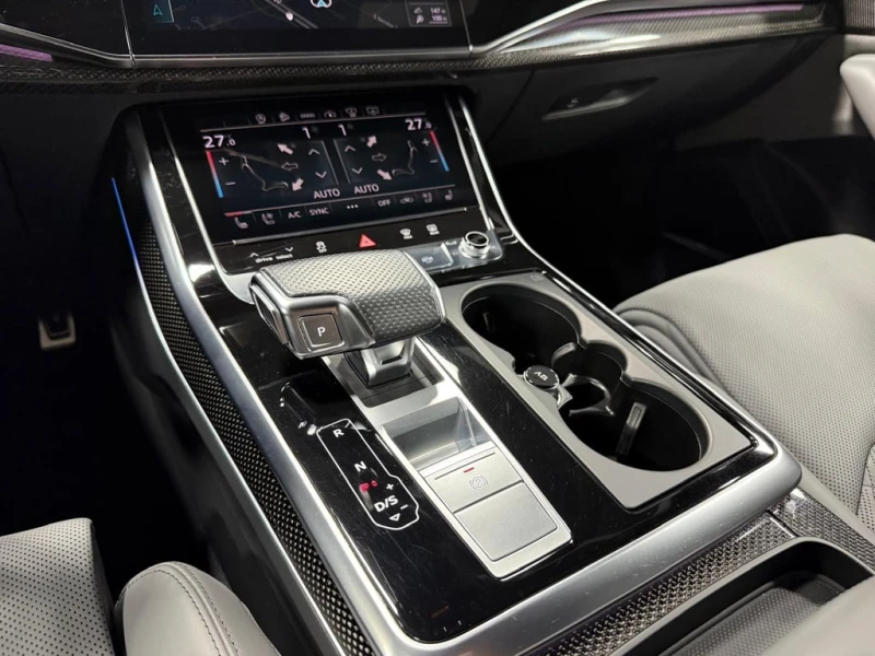 Audi SQ8 * 4.0 TFSI quattro * CARFAX * БЕЗ ПЪРВОНАЧАЛНА ВНО, снимка 11 - Автомобили и джипове - 53053969