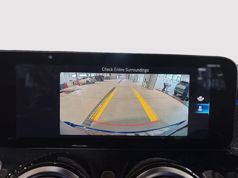 Mercedes-Benz GLB 250 4MATIC* DISTRONIC* 360CAMERA* DUAL-SUNROOF* , снимка 9 - Автомобили и джипове - 53493076