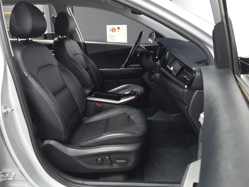 Kia Niro Plus Air, снимка 12 - Автомобили и джипове - 55925330