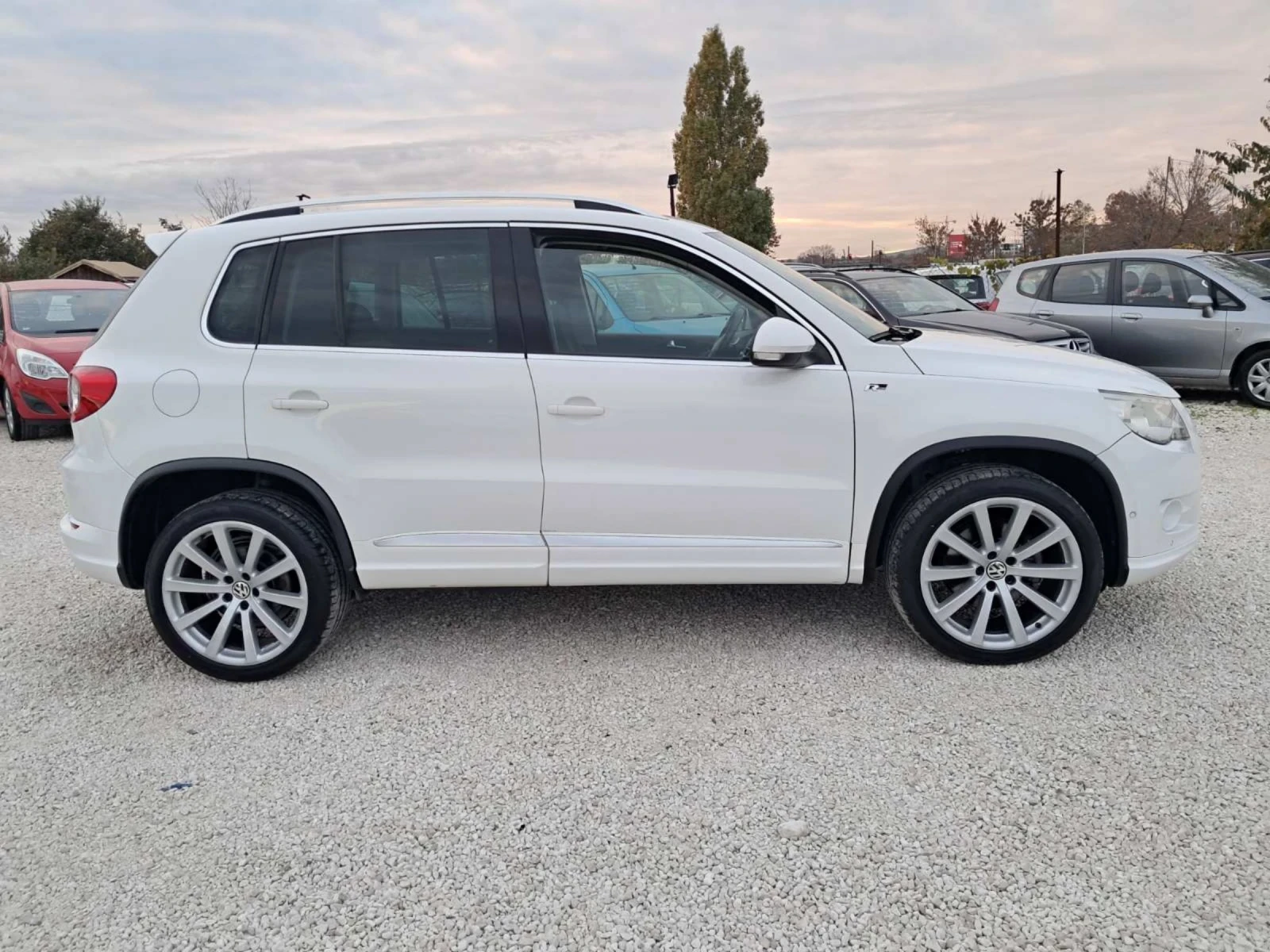 VW Tiguan 2.0TDI R-Line, АВТОМАТИК, 4х4, ВНОС ОТ ИТАЛИЯ  - изображение 8