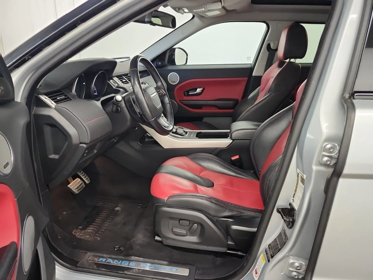 Land Rover Evoque AWD * CARFAX * АвтоКредит * Цена до България*  - изображение 9