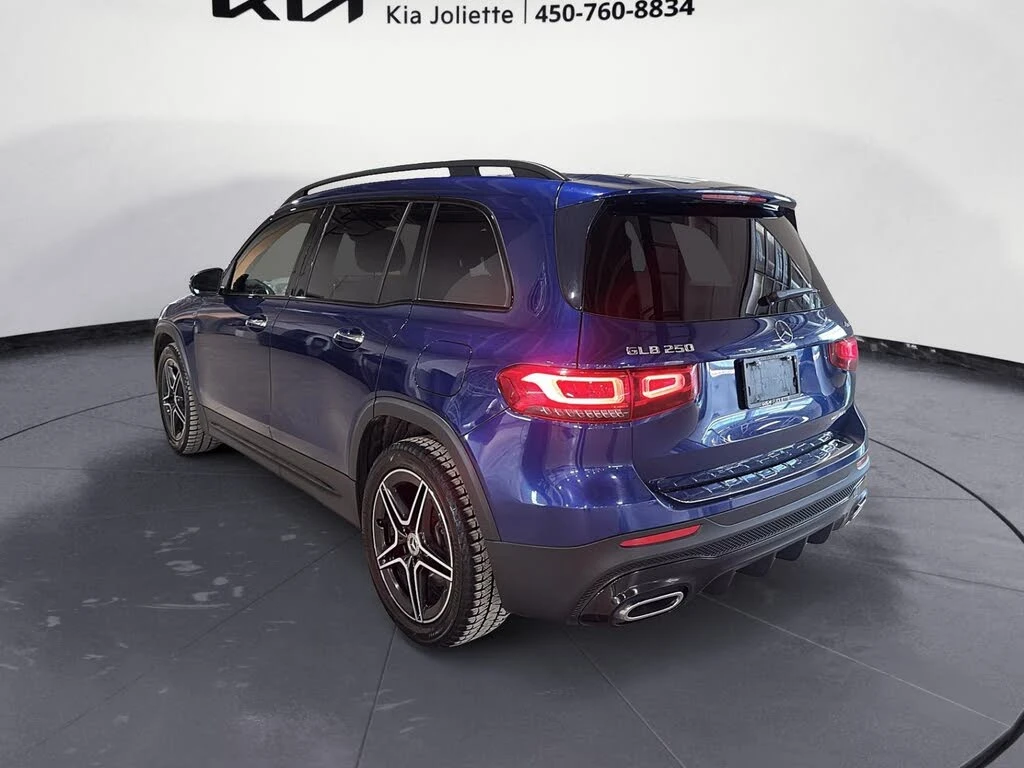 Mercedes-Benz GLB 250 4MATIC* DISTRONIC* 360CAMERA* DUAL-SUNROOF*  - изображение 3