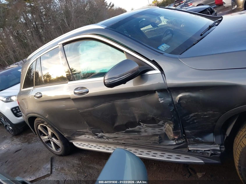 Mercedes-Benz GLC 300 2l 4Matic, снимка 13 - Автомобили и джипове - 54072070