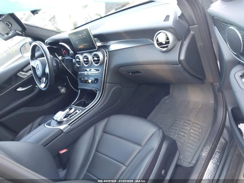 Mercedes-Benz GLC 300 2l 4Matic, снимка 5 - Автомобили и джипове - 54072070