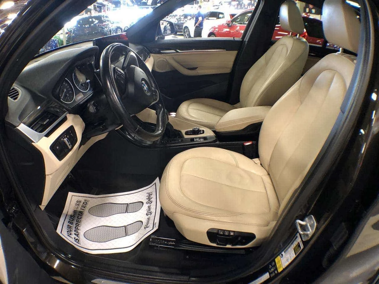 BMW X1 xDrive28i * PREMIUM PKG LEATHER PAN/ROOF NAVI , снимка 16 - Автомобили и джипове - 54454365