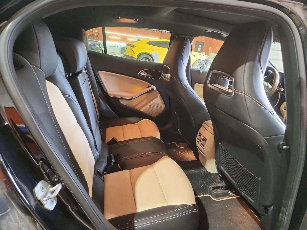 Mercedes-Benz GLA 250 4Matic, снимка 11 - Автомобили и джипове - 54569425