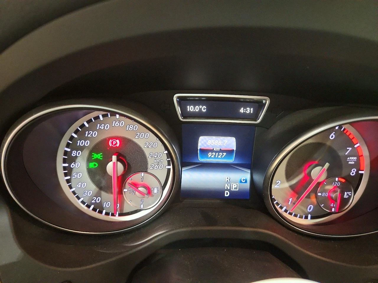 Mercedes-Benz GLA 250 4Matic, снимка 9 - Автомобили и джипове - 54569425