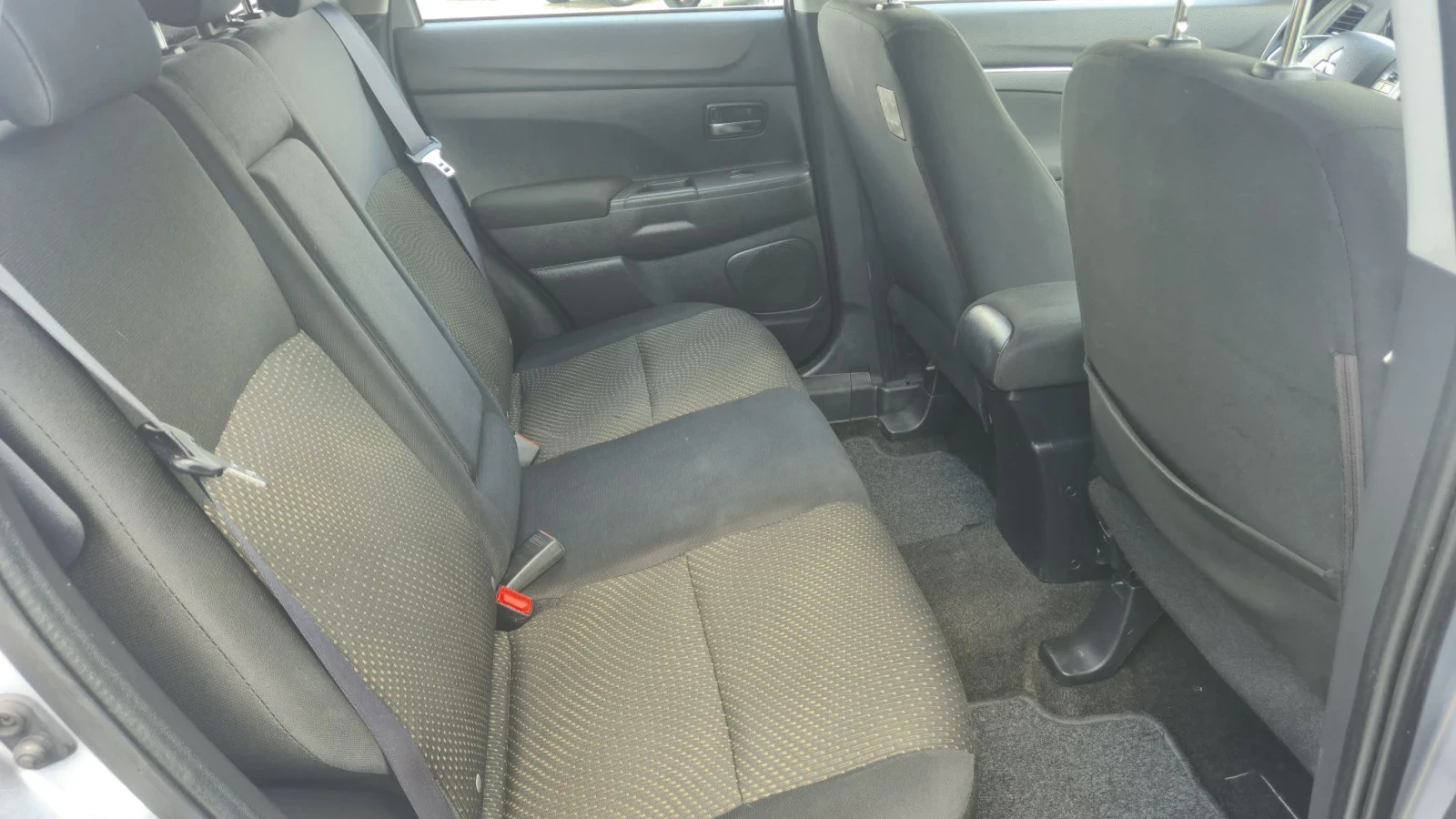 Mitsubishi ASX 1.6 газ/бензин 117к.с., снимка 15 - Автомобили и джипове - 55574469