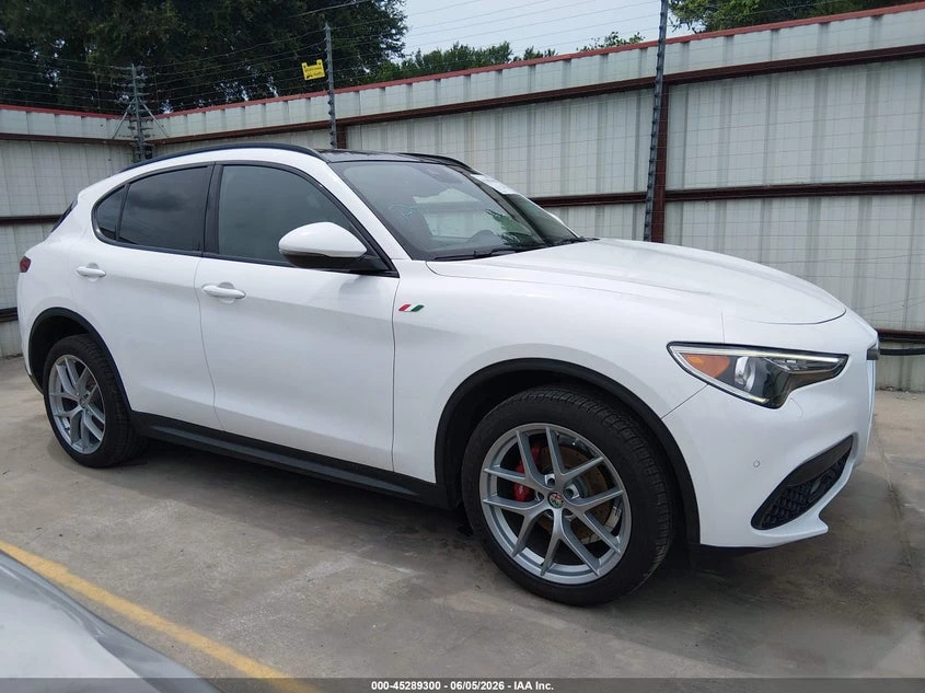 Alfa Romeo Stelvio 2.0l Ti Sport Awd, снимка 13 - Автомобили и джипове - 55591554