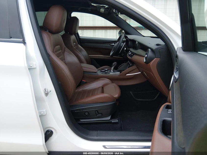Alfa Romeo Stelvio 2.0l Ti Sport Awd, снимка 5 - Автомобили и джипове - 55591554