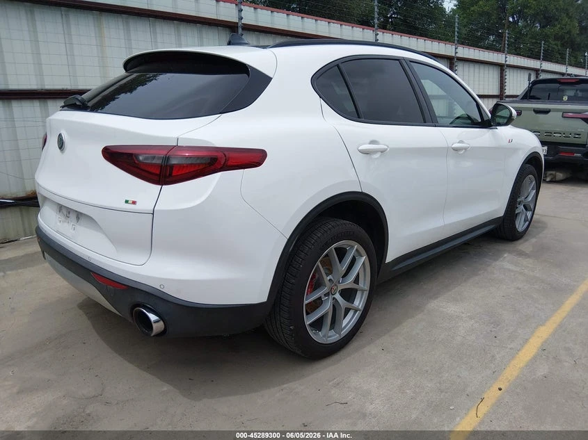 Alfa Romeo Stelvio 2.0l Ti Sport Awd, снимка 4 - Автомобили и джипове - 55591554