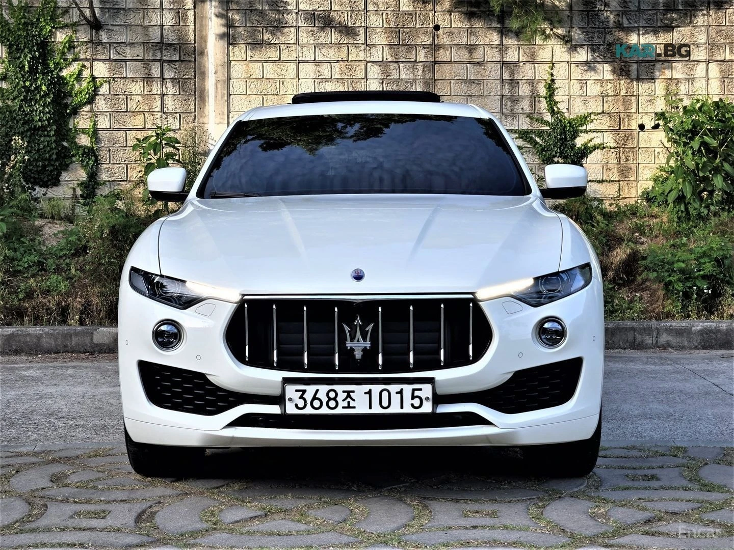 Maserati Levante 3.0 DIESEL* LUXURY* PANO* ОБДУХВ* ПОДГРЕВ* НАВИ* К, снимка 3 - Автомобили и джипове - 55931824