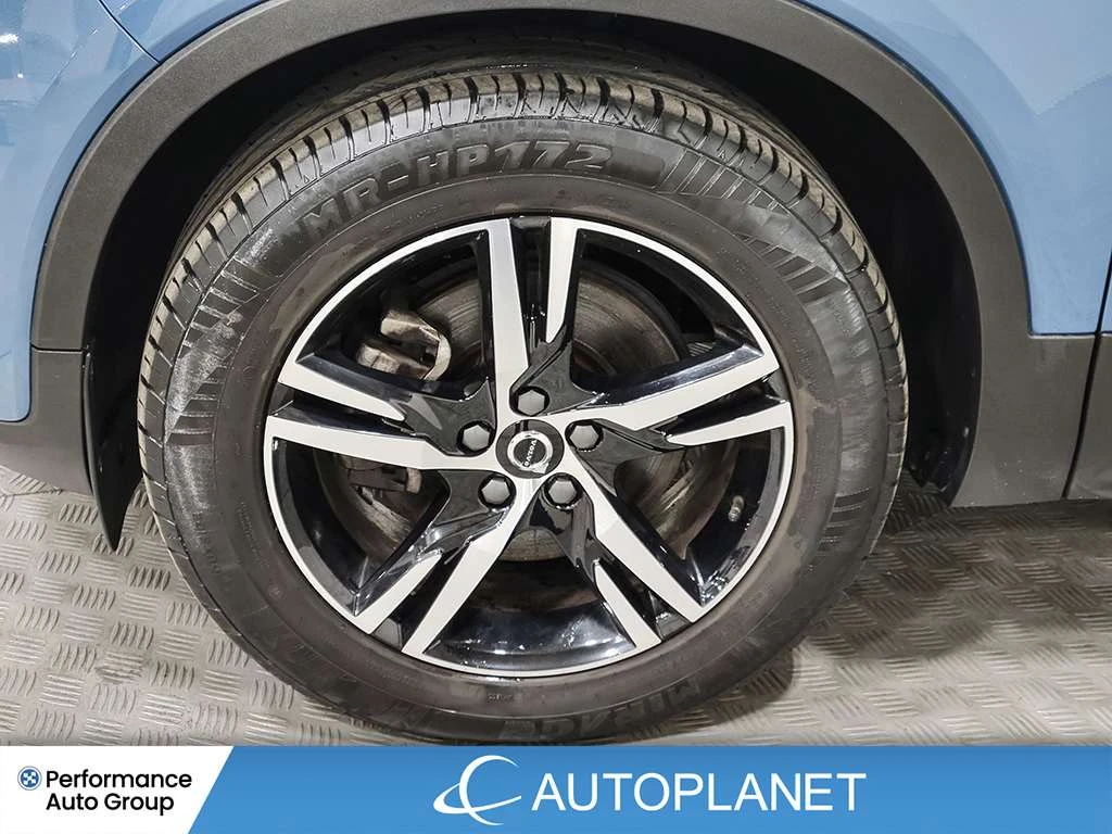 Volvo XC40 B5 Plus Dark AWD, Back Up Cam, Navi, Pano Roof, снимка 10 - Автомобили и джипове - 56224987