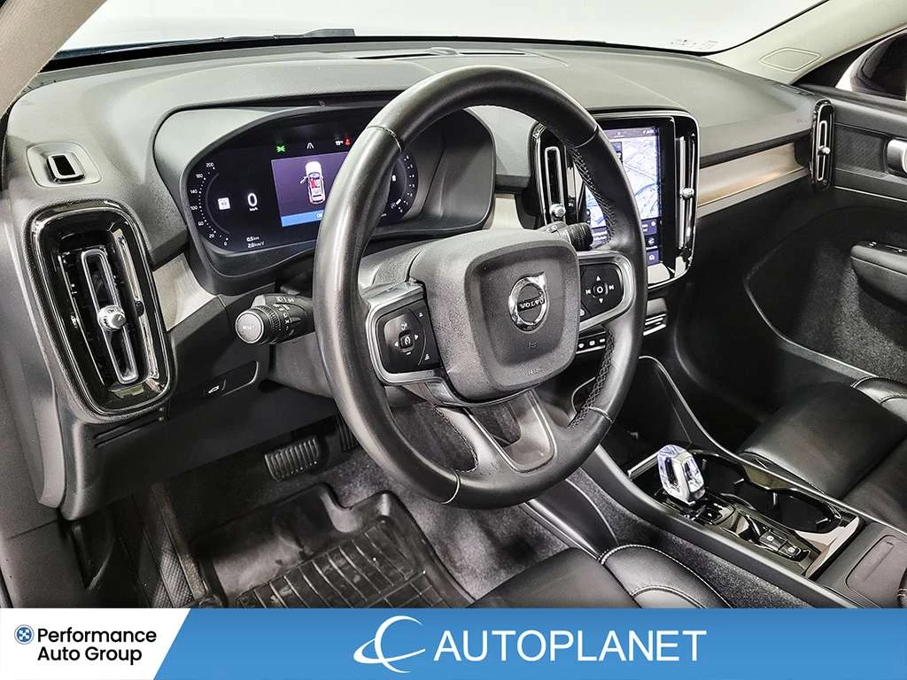 Volvo XC40 B5 Plus Dark AWD, Back Up Cam, Navi, Pano Roof, снимка 14 - Автомобили и джипове - 56224987