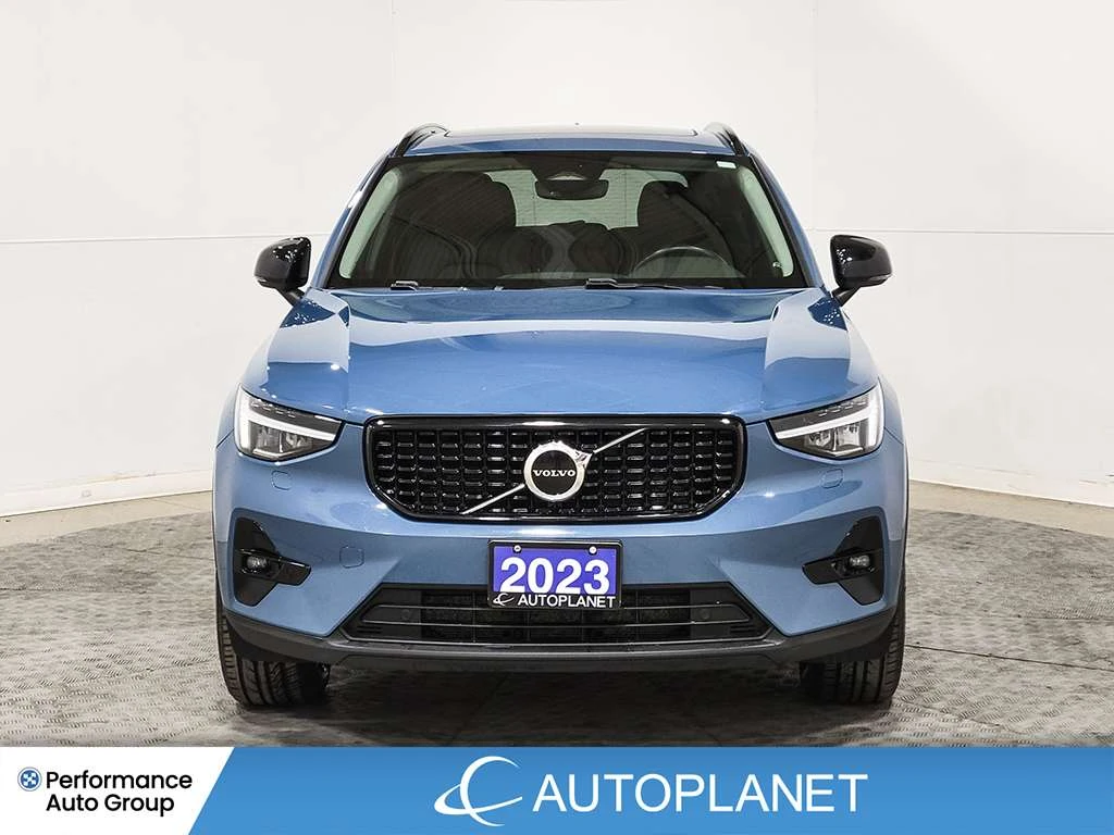 Volvo XC40 B5 Plus Dark AWD, Back Up Cam, Navi, Pano Roof, снимка 2 - Автомобили и джипове - 56224987