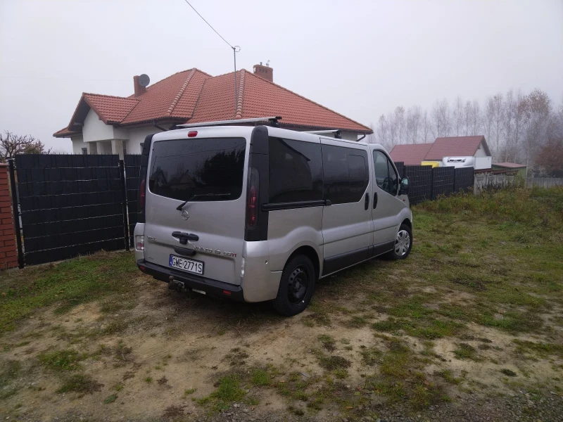 Opel Vivaro, снимка 4 - Бусове и автобуси - 47966624