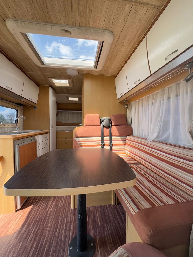 Кемпер Euramobil Форд, снимка 5 - Каравани и кемпери - 51419159