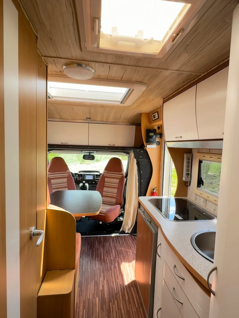 Кемпер Euramobil Форд, снимка 8 - Каравани и кемпери - 51419159