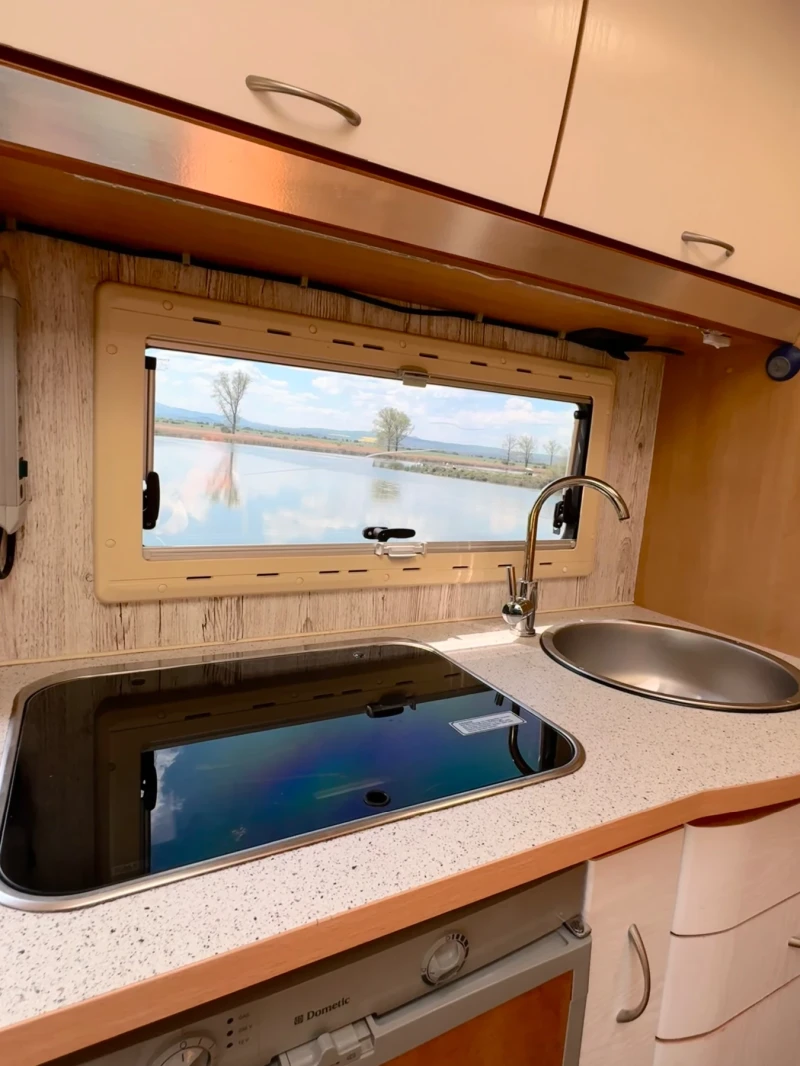 Кемпер Euramobil Форд, снимка 9 - Каравани и кемпери - 51419159