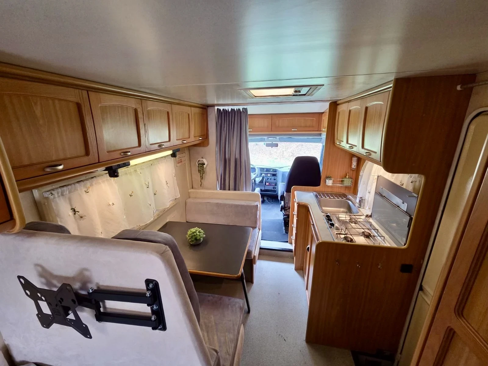 Кемпер Burstner Fiat Ducato 2.5 TD, снимка 9 - Каравани и кемпери - 54128992