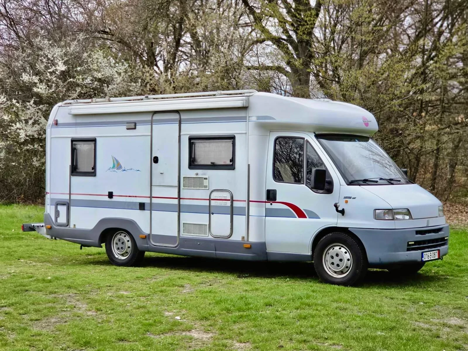 Кемпер Burstner Fiat Ducato 2.5 TD, снимка 3 - Каравани и кемпери - 54128992