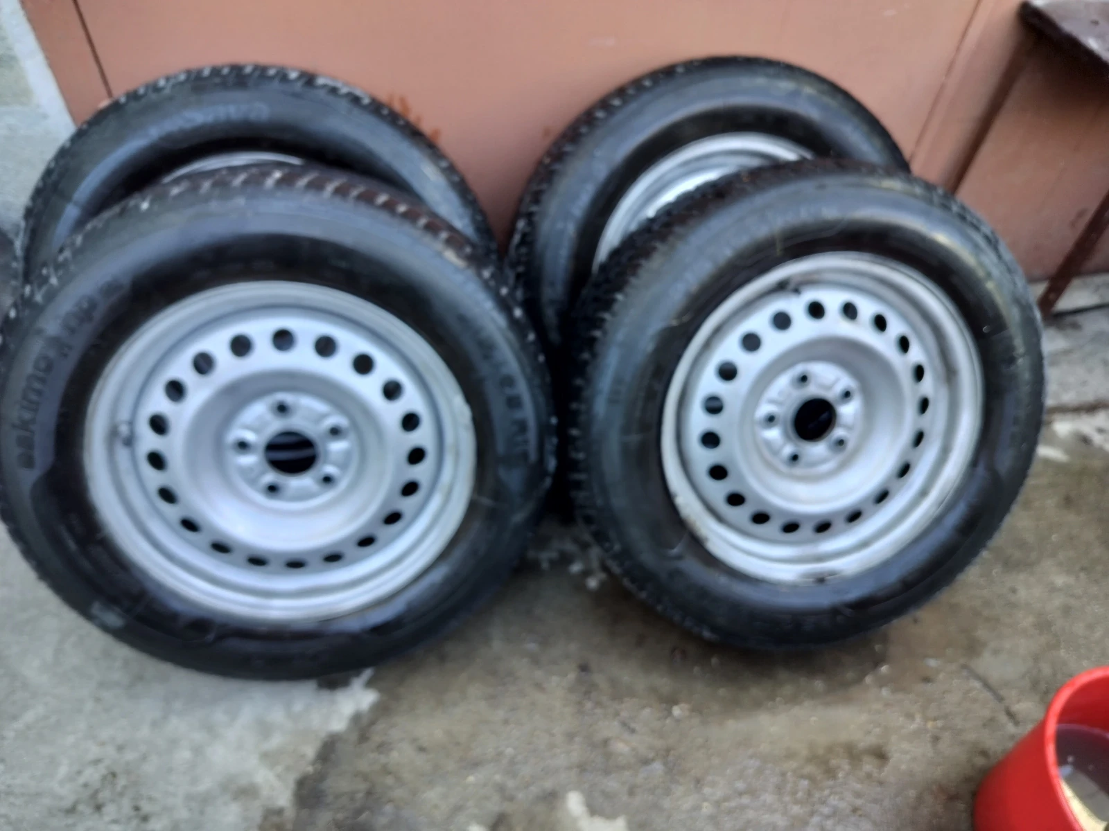 ���� � ������ 215/65R16 | Mobile.bg � ����������� 1