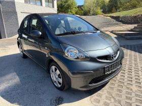 Toyota Aygo 1.0i Автомат., снимка 2