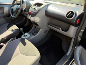Toyota Aygo 1.0i Автомат., снимка 9