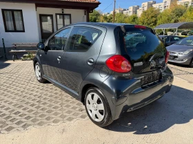 Toyota Aygo 1.0i Автомат., снимка 6