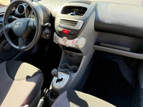 Toyota Aygo 1.0i Автомат., снимка 10